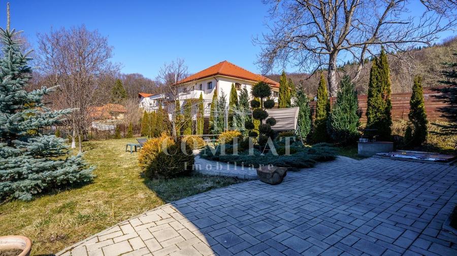 Casă individuală cu 4 camere cu Canalizare în Făget