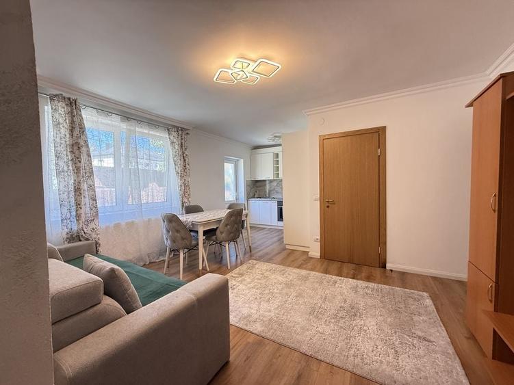 Apartament cu 3 camere semidecomandat în Central