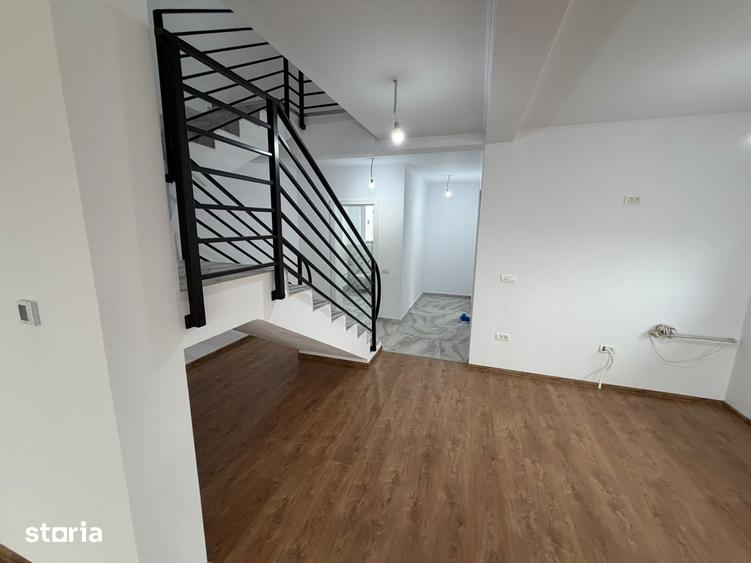 Casă cu 4 camere cu Teren 350 Mp în Săcălaz
