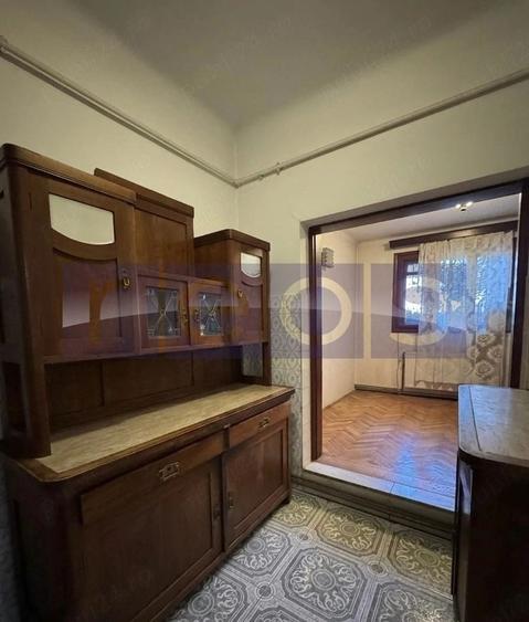 Apartament cu 4 camere decomandat în Dorobanți