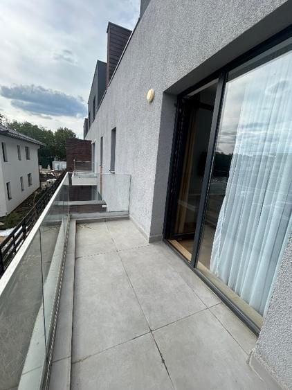 Duplex cu 5 camere cu Canalizare în Exterior Nord