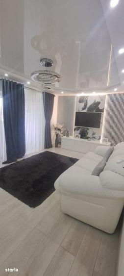 Apartament cu 3 camere decomandat în Cug