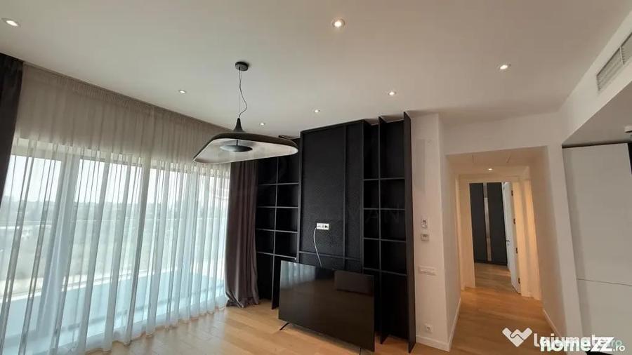 Apartament cu 3 camere semidecomandat în Nord