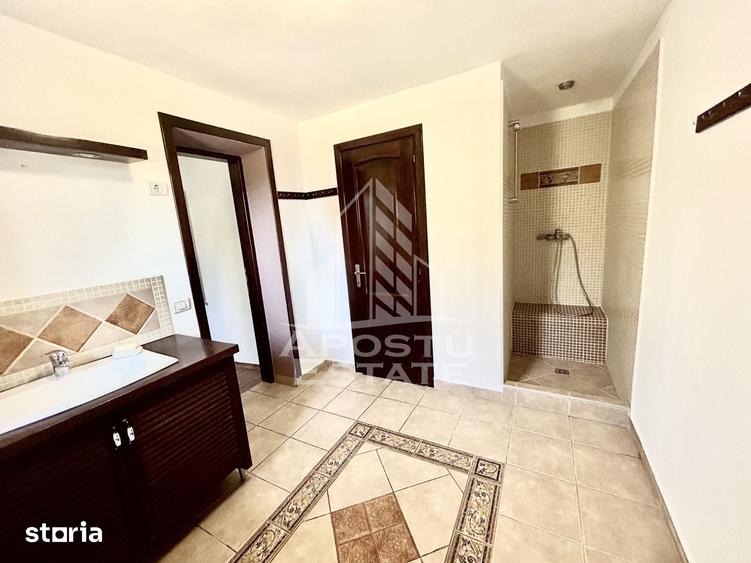 Casă cu 5 camere cu Teren 500 Mp în Sânmihaiu Român