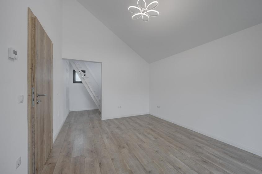 Casă individuală cu 4 camere cu Teren 540 Mp în Otopeni