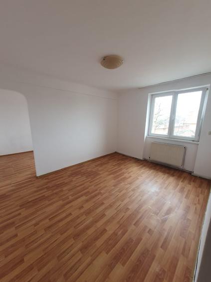 Apartament cu 2 camere semidecomandat în Semicentral