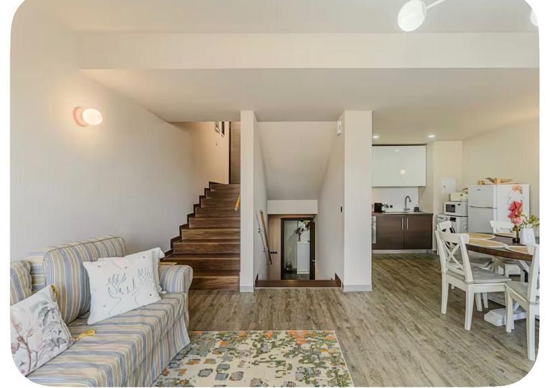Apartament cu 2 camere decomandat în Poiana Brașov