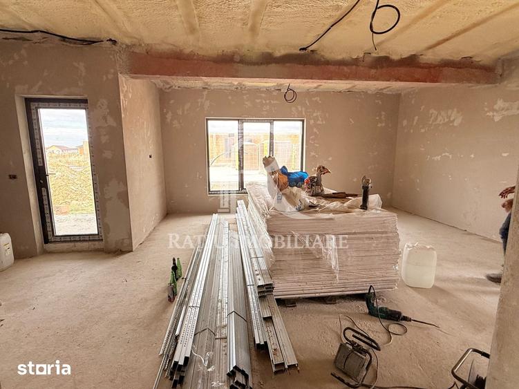 Casă cu 3 camere cu Teren 300 Mp în Sânmartin