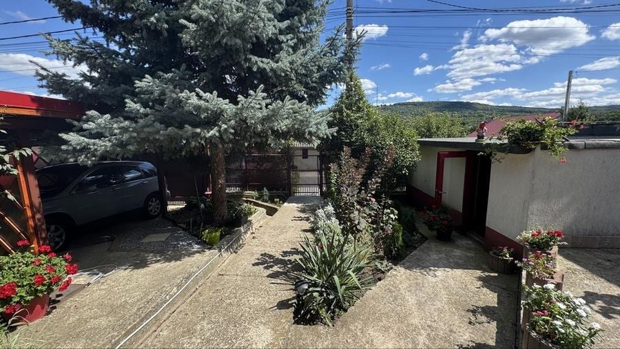 Casă cu 4 camere în Bârnova
