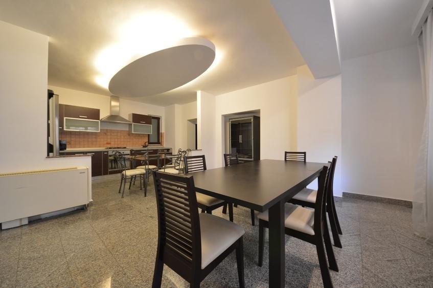 Apartament cu 4 camere decomandat, mobilat în Aviatorilor
