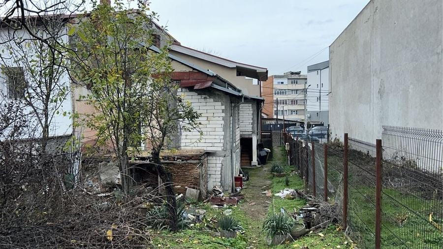 Casă cu 4 camere în Central