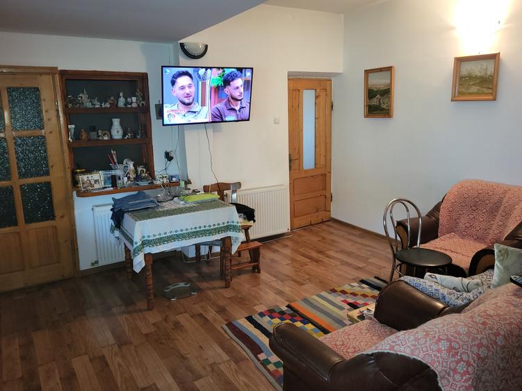 Casă individuală cu 5 camere cu Canalizare în Gara Veche