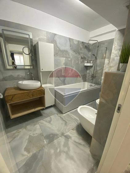 Apartament cu 2 camere semidecomandat în Filiași