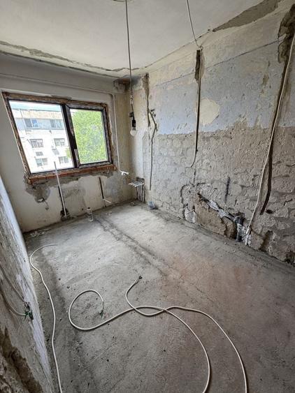 Apartament cu 2 camere nedecomandat în Obor