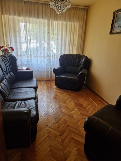 Apartament cu 3 camere decomandat în Central