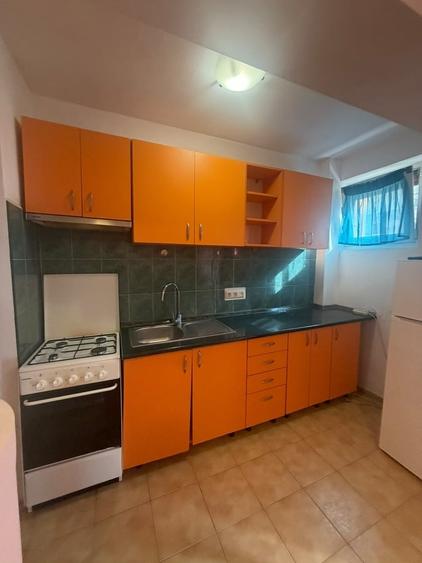 Garsonieră decomandată în Camil Ressu