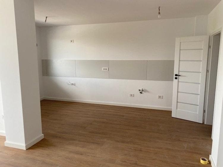 Apartament cu 3 camere nedecomandat în Aradului