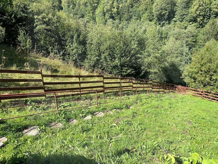 Casă individuală cu 6 camere cu Canalizare în Valea Ierii