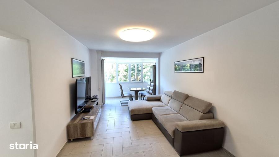 Apartament cu 3 camere decomandat în Vatra Luminoasă