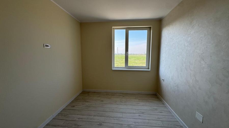 Duplex cu 4 camere cu Canalizare în Giroc