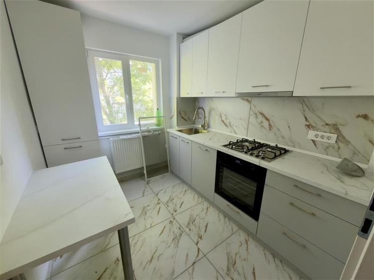 Apartament cu 3 camere decomandat, mobilat în Tătărași