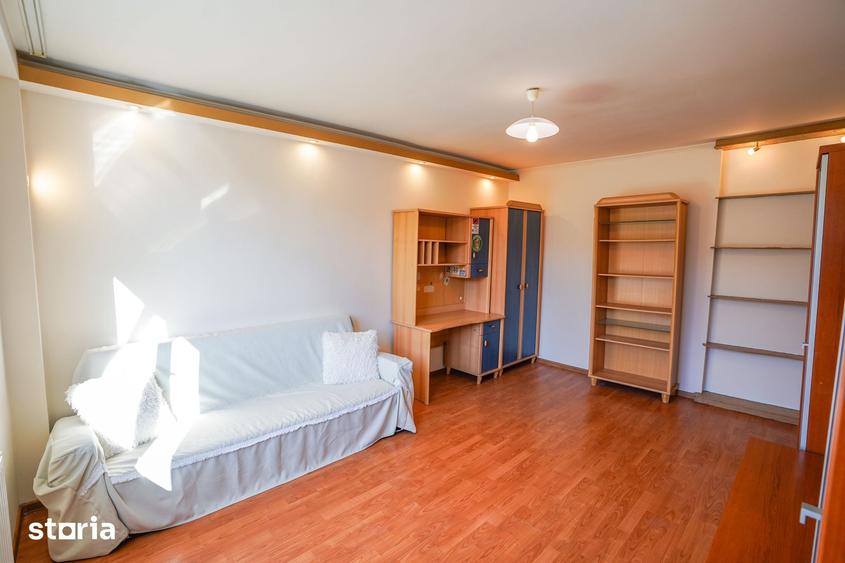 Apartament cu 3 camere, mobilat în Precista