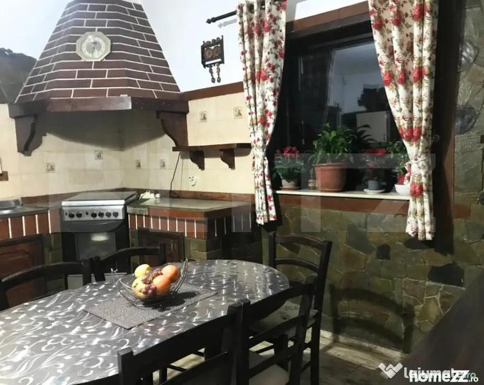 Casă cu 5 camere cu Teren 3000 Mp în Central