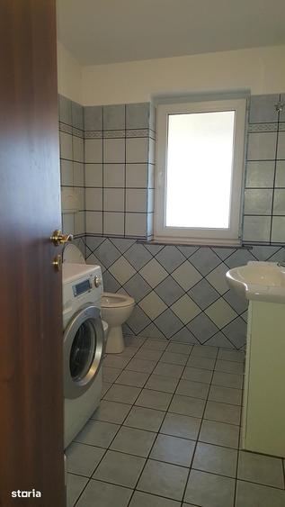 Apartament cu 5 camere decomandat în Blejoi