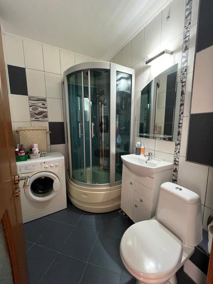 Apartament cu 2 camere semidecomandat, mobilat în Tineretului