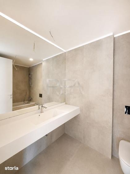 Apartament cu 4 camere decomandat în Tei