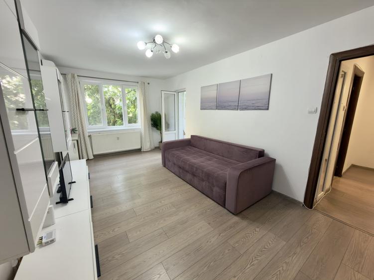 Apartament cu 3 camere decomandat, mobilat în Moșilor
