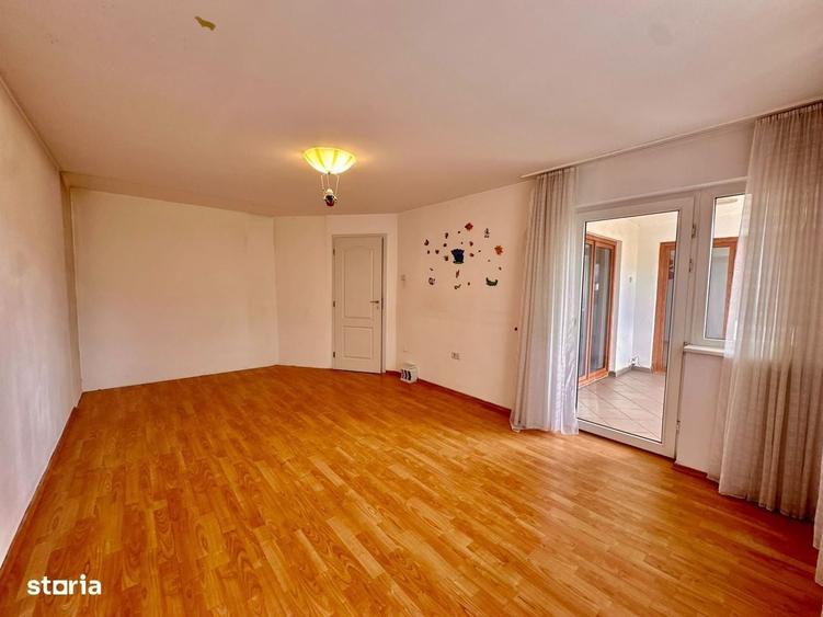 Casă cu 4 camere în Central