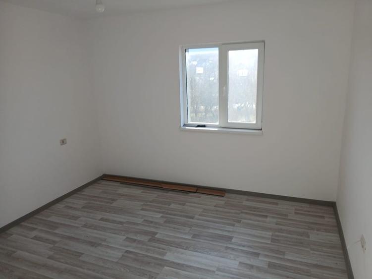 Casă individuală cu 4 camere cu Teren 570 Mp în Tomești