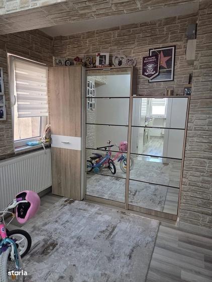 Apartament cu 3 camere decomandat în Progresul