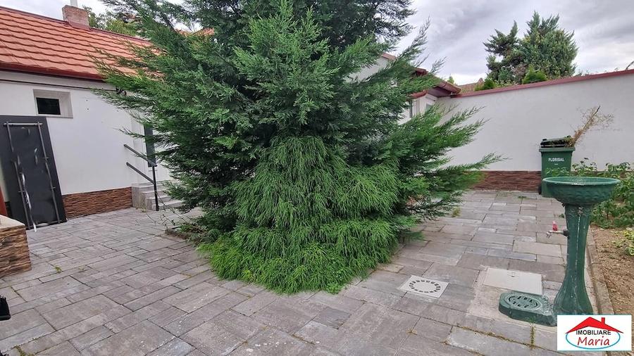 Casă cu 2 camere cu Canalizare în Central
