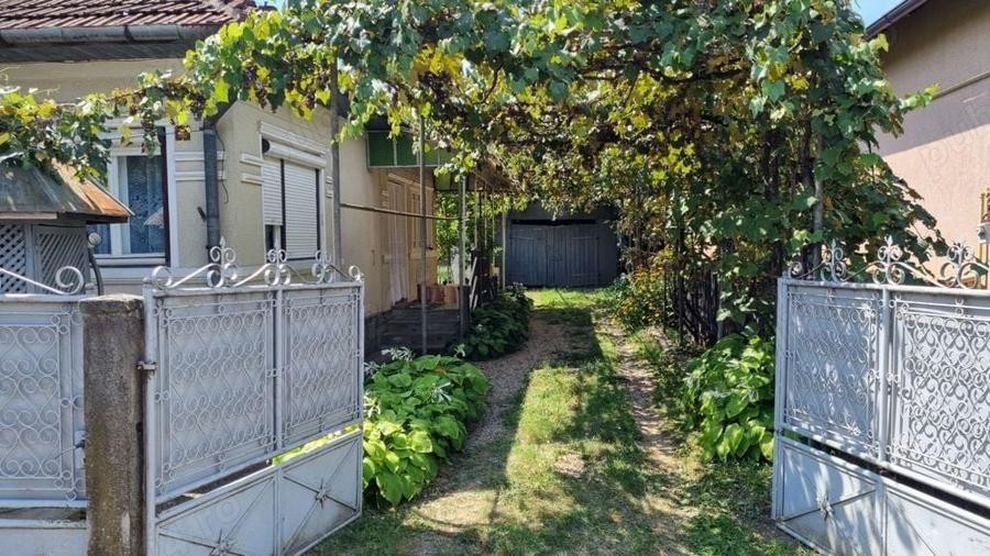 Casă cu 3 camere cu Teren 1100 Mp în Jibou
