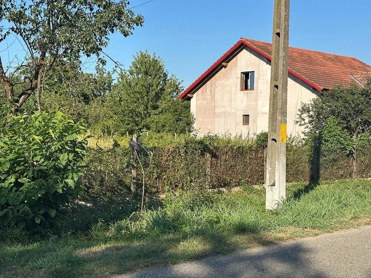 Teren de 700 mp, în Central