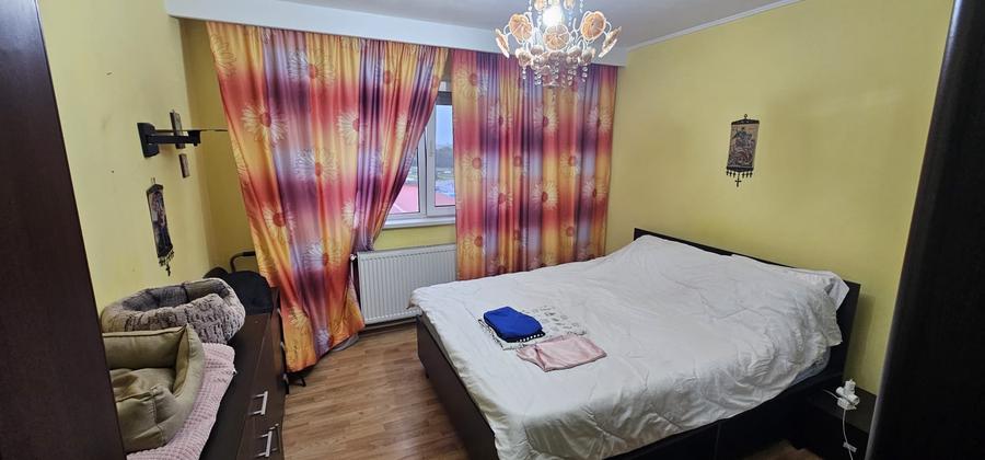 Apartament cu 3 camere semidecomandat în Tomis Nord