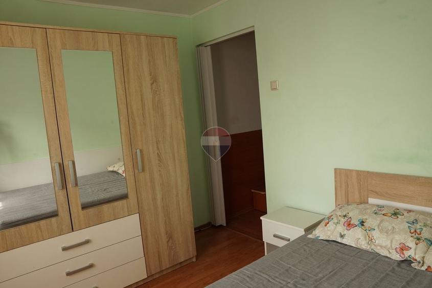 Apartament cu 2 camere decomandat, mobilat în Titan