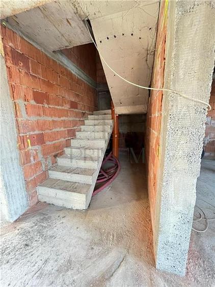 Duplex cu 5 camere cu Teren 350 Mp în Săcălaz