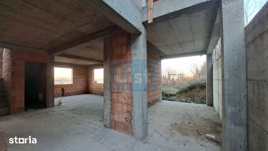 Casă cu 5 camere cu Teren 630 Mp în Apahida
