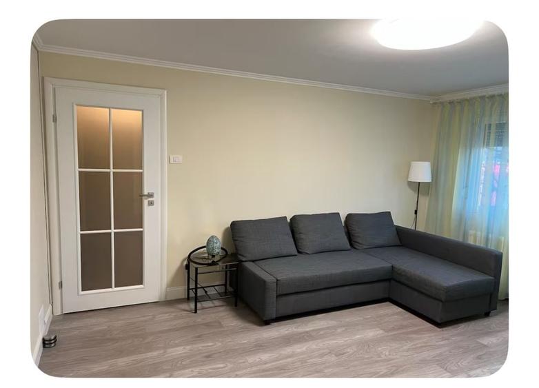 Apartament cu 3 camere semidecomandat în Central