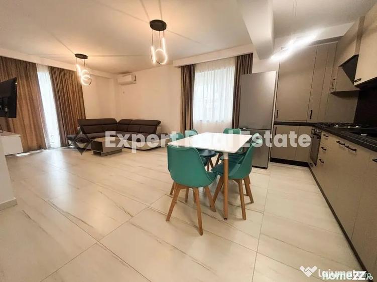 Apartament cu 3 camere semidecomandat în Central
