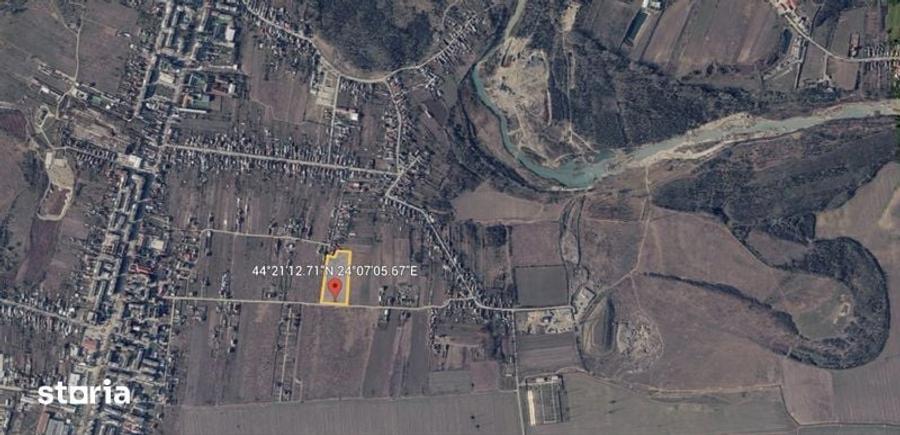 Teren de 17000 mp, în Central