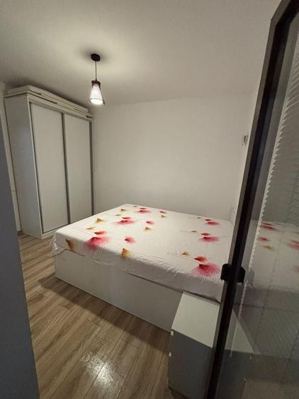 Apartament cu 2 camere decomandat în Roșu