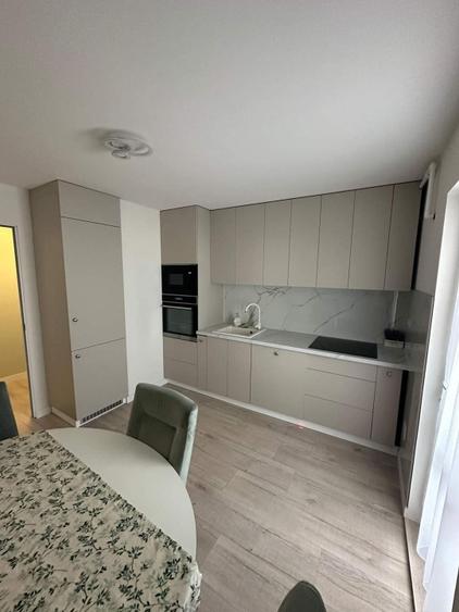 Apartament cu 3 camere decomandat, mobilat în Independenței