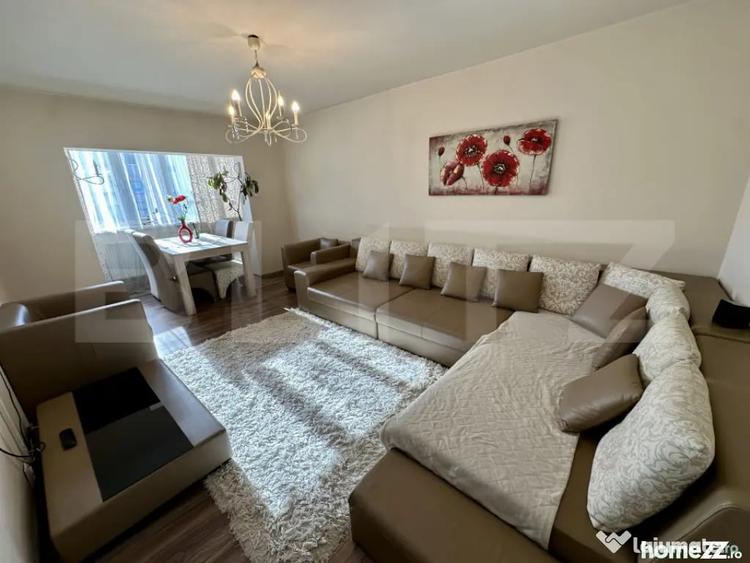Apartament cu 4 camere decomandat în Central