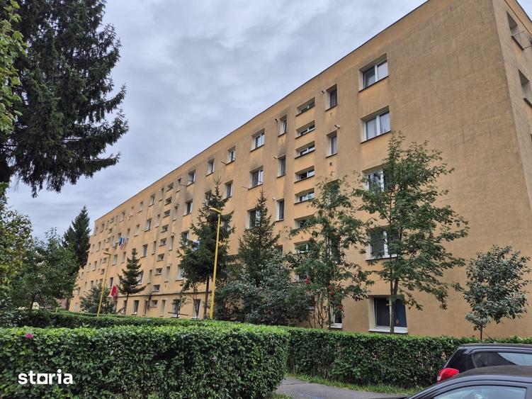 Chirie 2 Camere semidecomandat zona Florilor Str Violetelor etaj 1 - 2