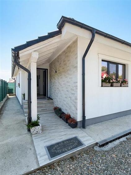 Casă cu 4 camere cu Teren 350 Mp în Podgoria