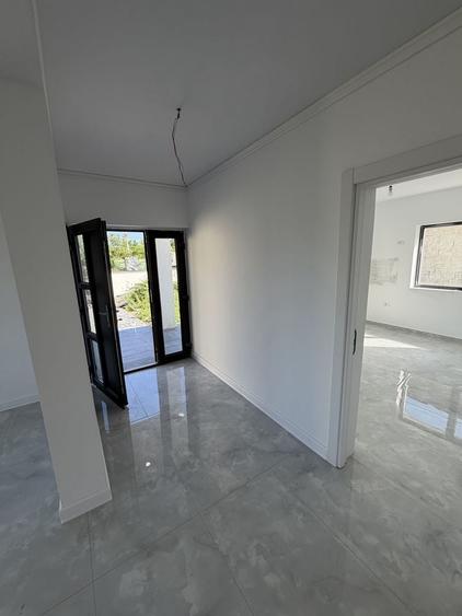 Casă cu 4 camere în Cândeasca